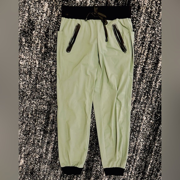 BLANC NOIR || Tech Zip-Pocket Jogger Pants in Olive Green/Black - SZ XS - Picture 2 of 8